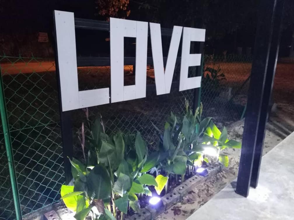 D' Surya Lavender Inn Pantai Cenang  Kültér fotó